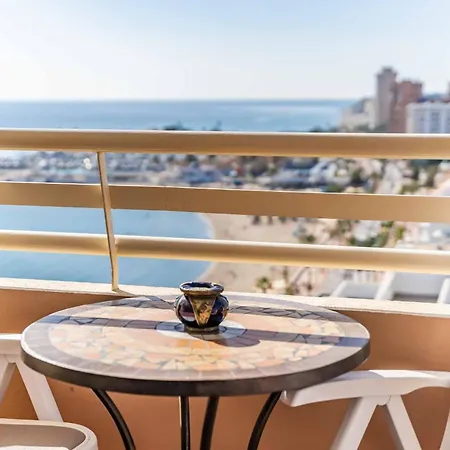 135 - Beachfront With Pool, Fuengirola! 아파트