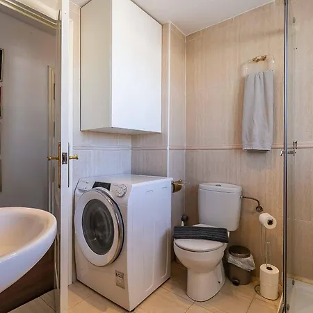 Appartement 135 - Stunning Beachfront With Pool, Fuengirola!