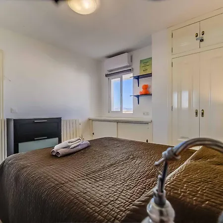 135 - Stunning Beachfront With Pool, Fuengirola! *