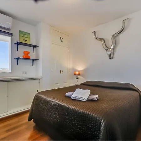 135 - Stunning Beachfront With Pool, Fuengirola! *