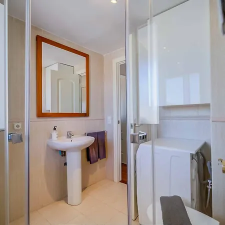 135 - Stunning Beachfront With Pool, Fuengirola!